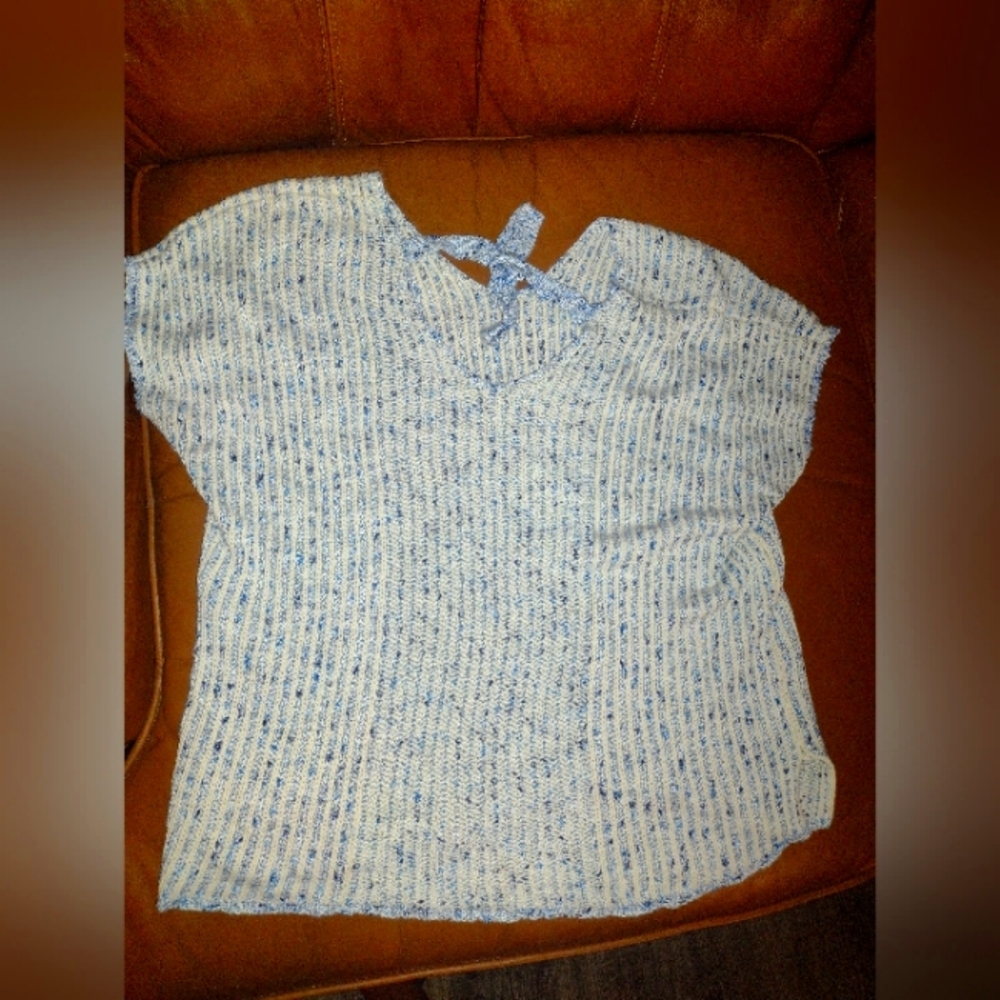 Top medium multicolor blues white